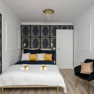 Stunning 2-br Palace In The Window, Air-conditioning 500m To Station Apartament Warszawa